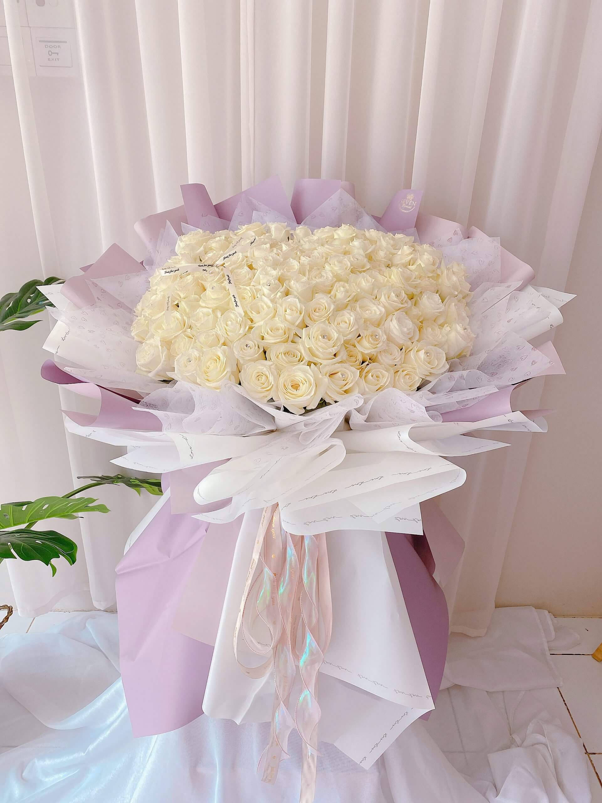 seven florist 99 white rose 03 scaled 1