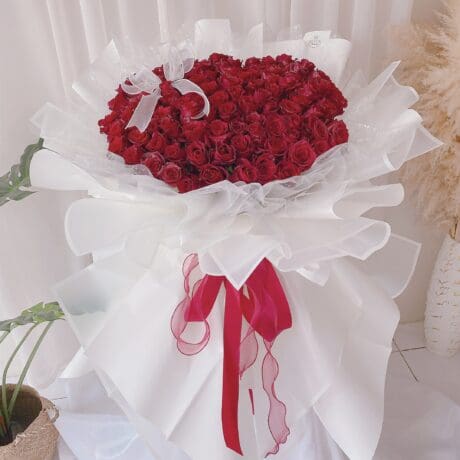 seven florist 99 rose white wrap 01