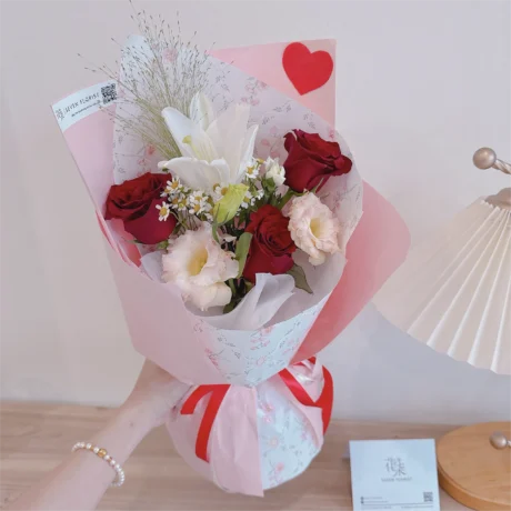 seven florist lily roses red 02